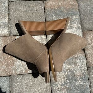 JUSTFAB Mule Shoes Blocked Heel Open Toe Backless Tan Size 9.5